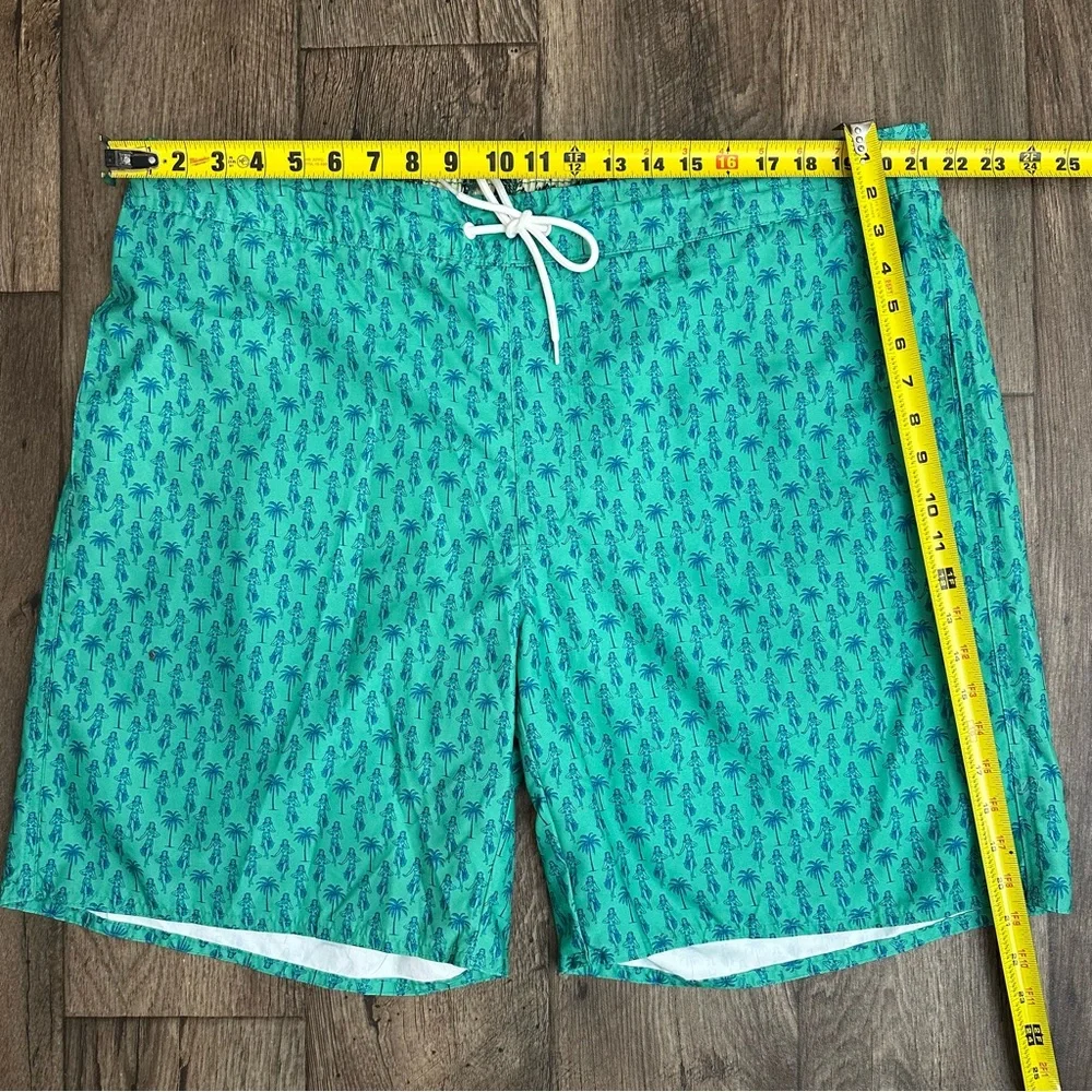 ST JOHN’S BAY SHORTS MEN’S  SIZE XXL GREEN POCKET NEW